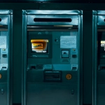 Интерфейс слота Gates of Olympus с минималистичным дизайном